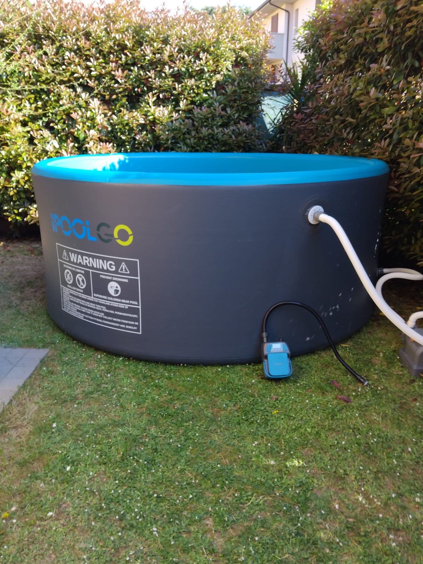 Kit Piscina gonfiabile rotonda iPoolGo 3m diametro 1.2m altezza, Prezzo 1699€ IVA inclusa, PREORDINE (acconto 30%).