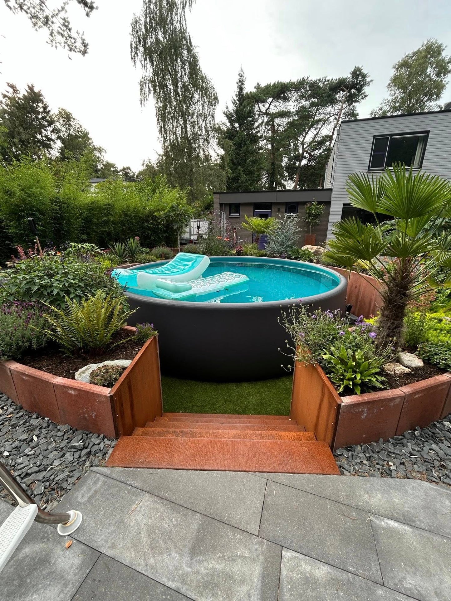 Kit Piscina gonfiabile rotonda iPoolGo 3m diametro 1.2m altezza, Prezzo 1699€ IVA inclusa, PREORDINE (acconto 30%).