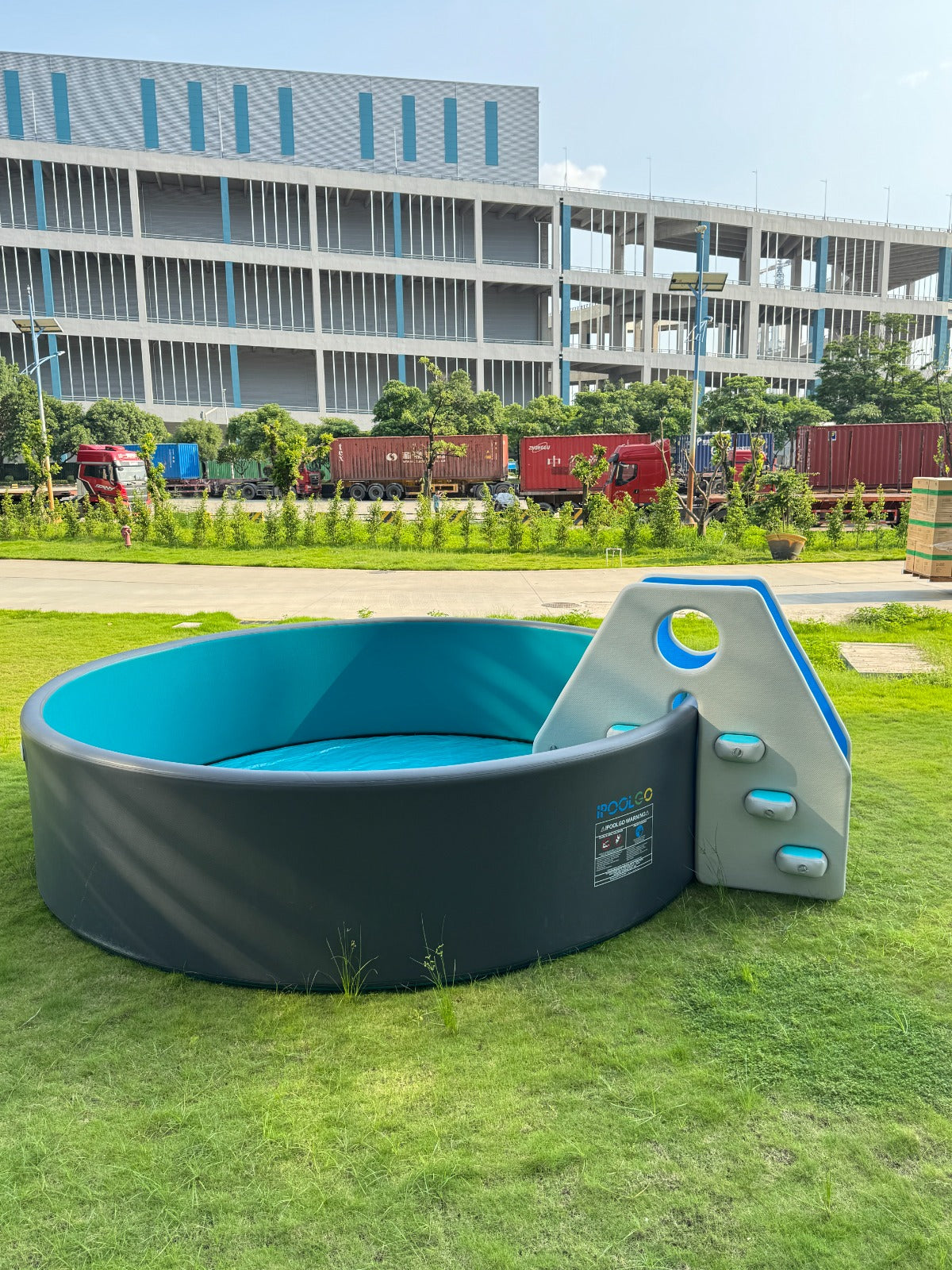 Kit Piscina gonfiabile rotonda iPoolGo 3m diametro 1.2m altezza, Prezzo 1699€ IVA inclusa, PREORDINE (acconto 30%).